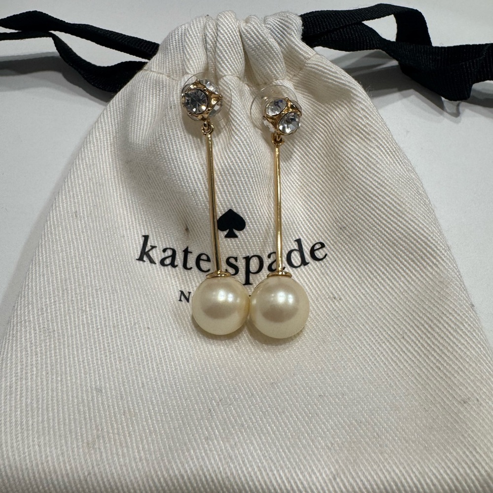 Kate Spade ♠️ New York Pearl dangle earrings